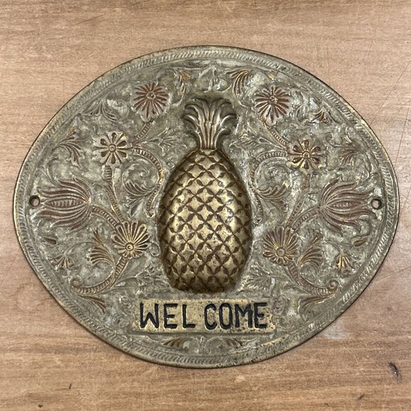 Waccamaw India Brass Pineapple WELCOME Plaque Sign Oval Intricate Embossed VTG - Picture 1 of 3